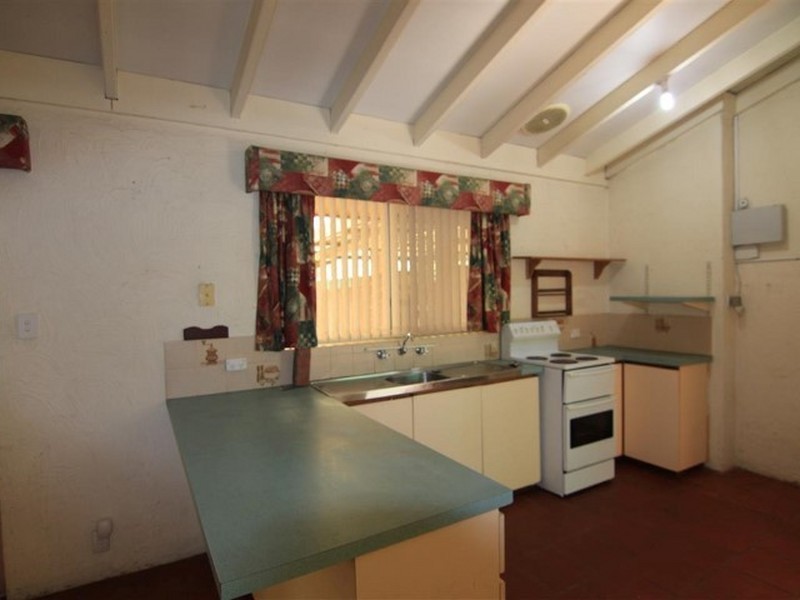 42 Collins Road, Willetton WA 6155