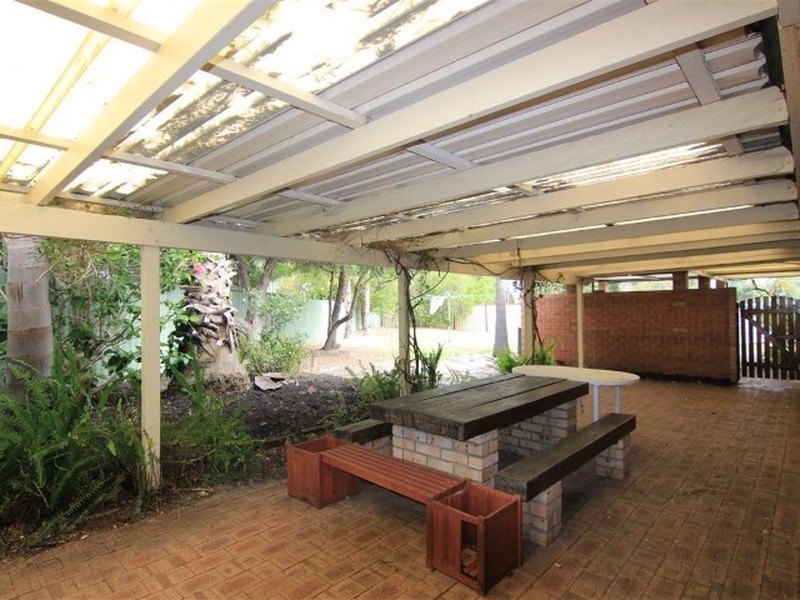 42 Collins Road, Willetton WA 6155