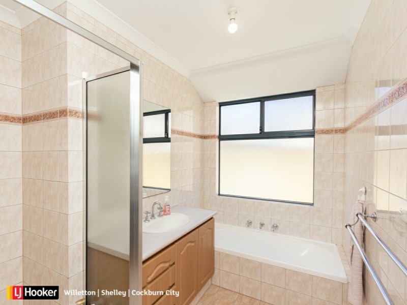 5 Monroe Turn, Success WA 6164