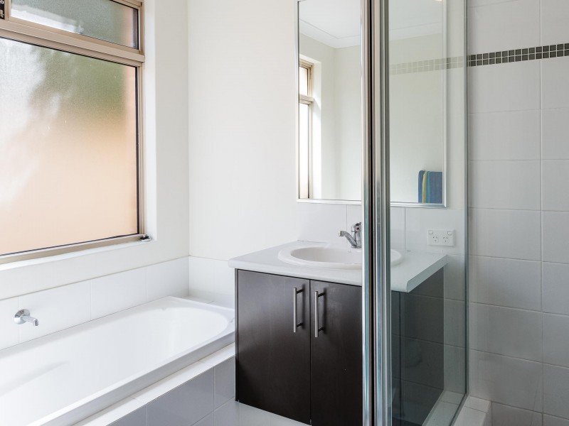 2/54 Sixth Road, Armadale WA 6112