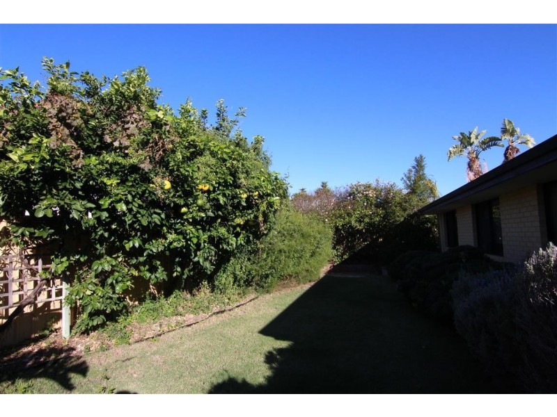 9 Grangemouth Turn, Kinross WA 6028