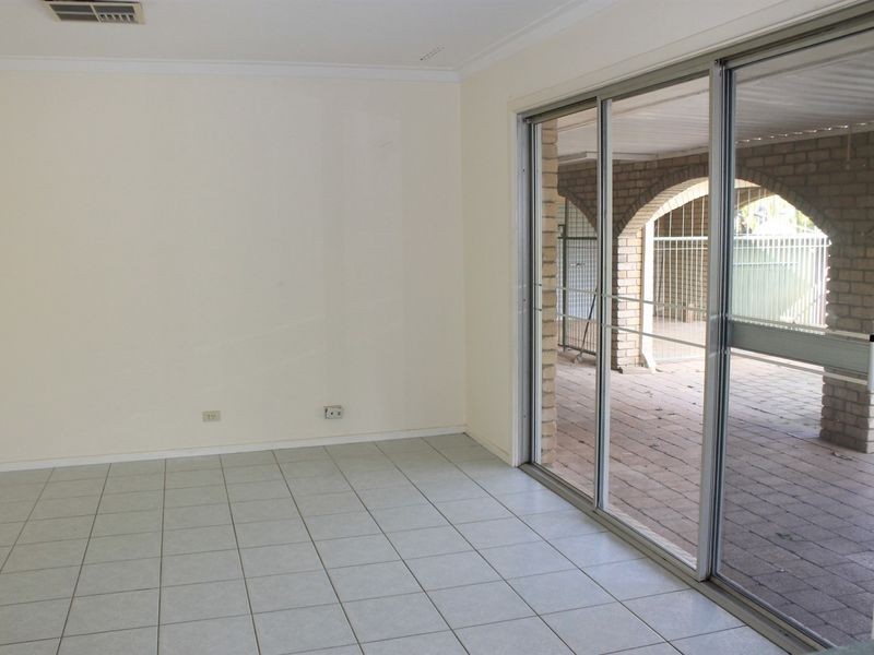 61 Tuscan Street, Rossmoyne WA 6148