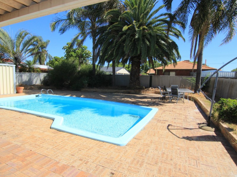 8 Tremandra Way, Parkwood WA 6147