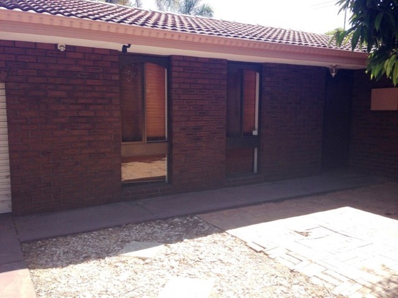 8 Tremandra Way, Parkwood WA 6147