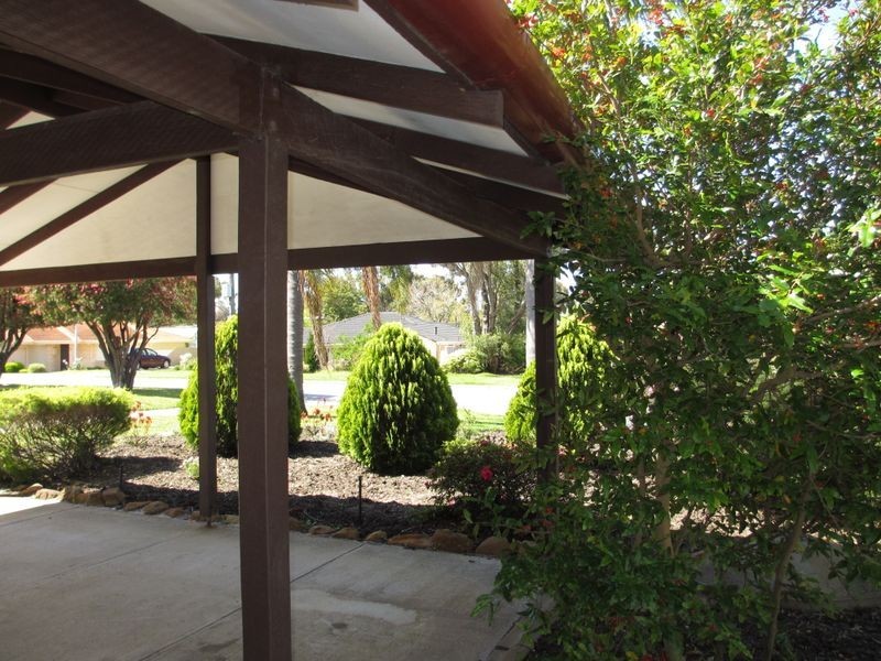 11 Fabian Close, Willetton WA 6155