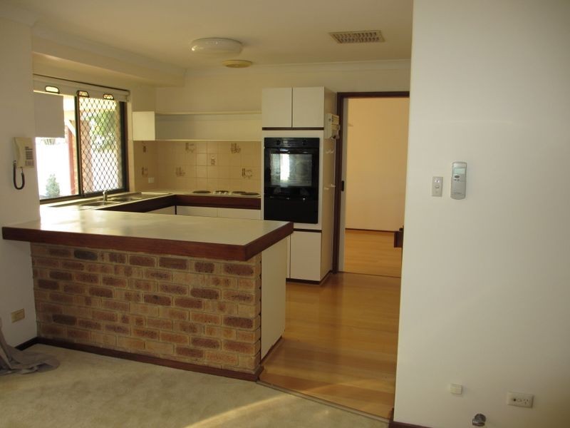 11 Fabian Close, Willetton WA 6155
