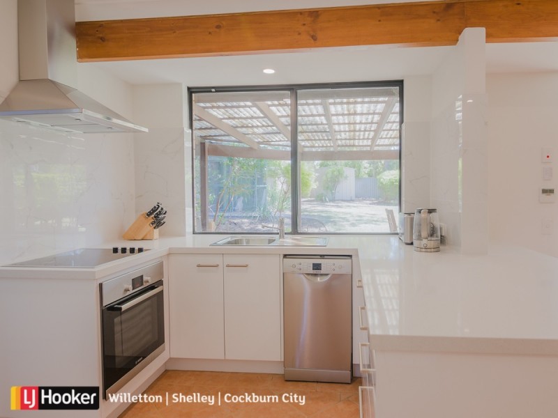 6 Tarndale Way, South Lake WA 6164