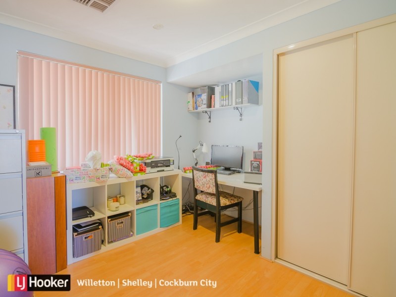 6 Tarndale Way, South Lake WA 6164