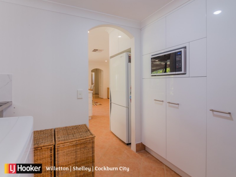 6 Tarndale Way, South Lake WA 6164