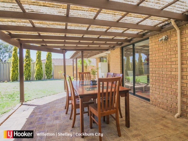 6 Tarndale Way, South Lake WA 6164
