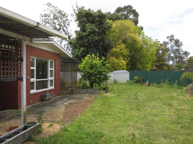 235 Riverton Drive, Shelley WA 6148
