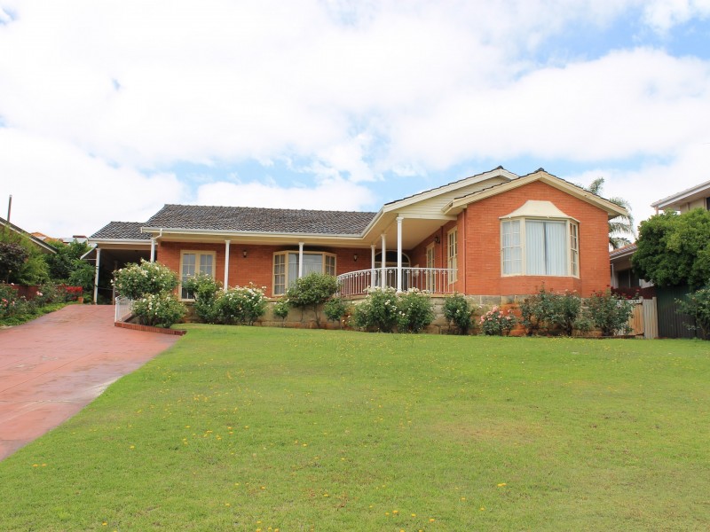 159 Riverton Drive, Rossmoyne WA 6148