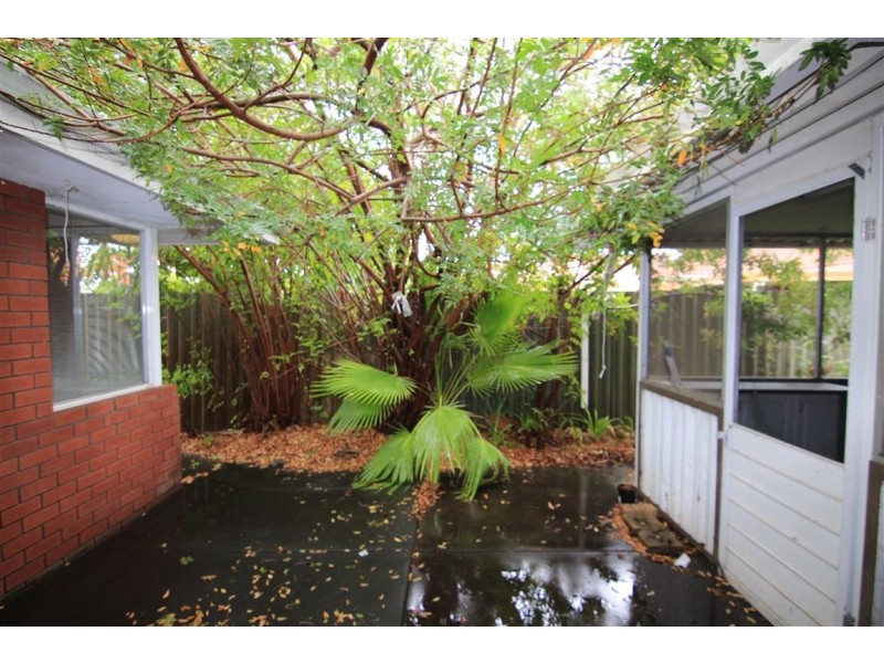 Unit b/1 Dalston Crescent, Kardinya WA 6163