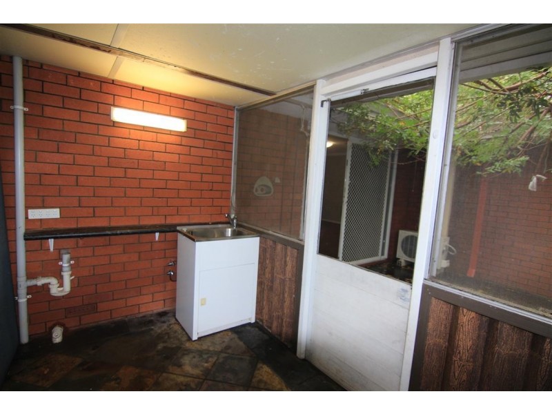 Unit b/1 Dalston Crescent, Kardinya WA 6163