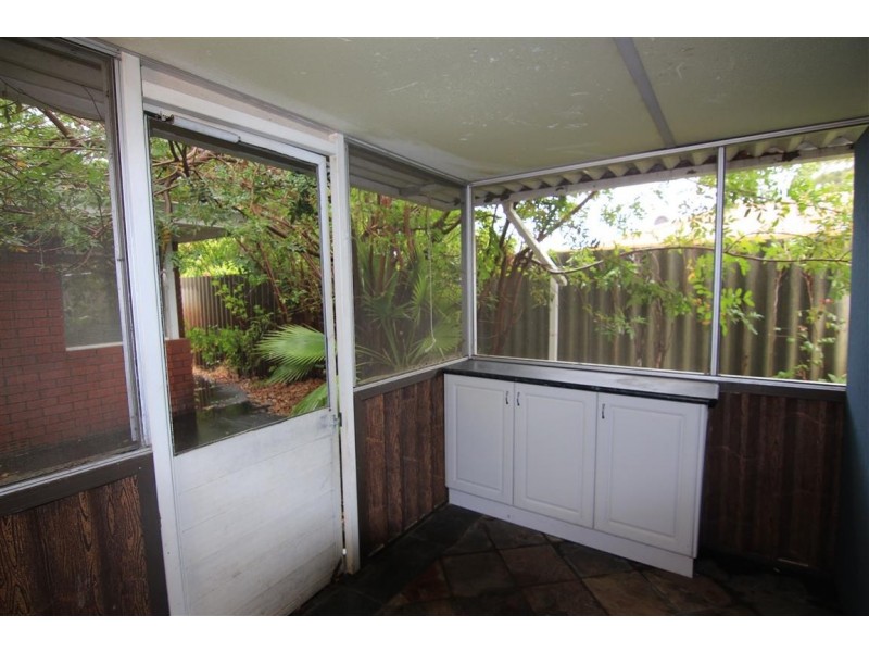 Unit b/1 Dalston Crescent, Kardinya WA 6163