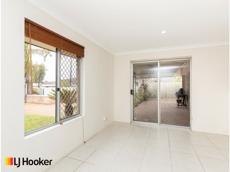 4 Grassbird Loop, Yangebup WA 6164