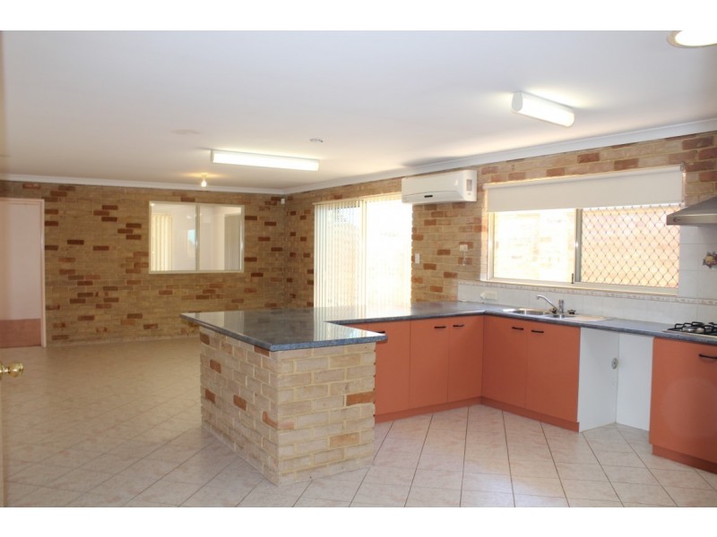 61 Central Road, Rossmoyne WA 6148