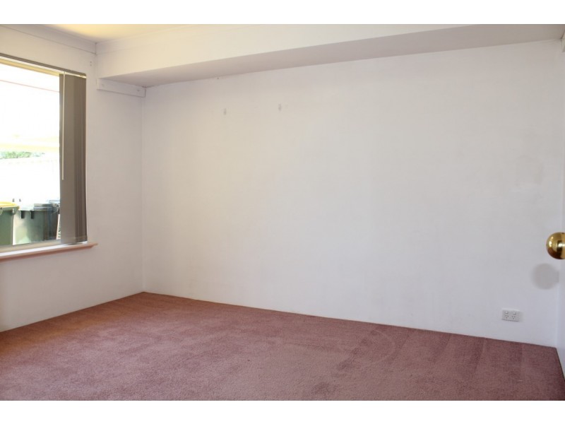 61 Central Road, Rossmoyne WA 6148