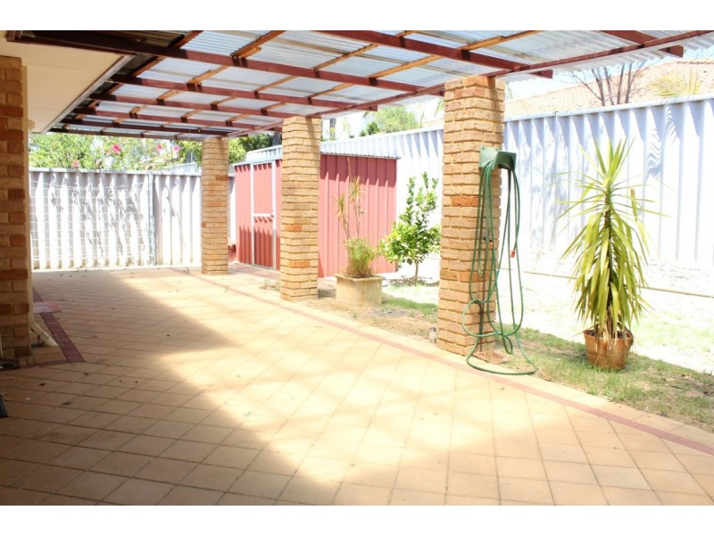 61 Central Road, Rossmoyne WA 6148