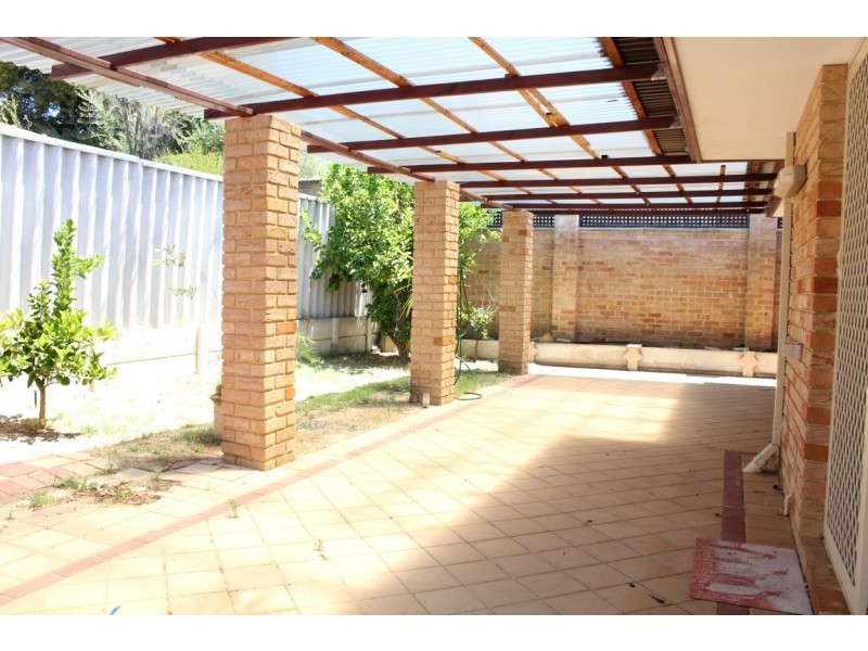 61 Central Road, Rossmoyne WA 6148