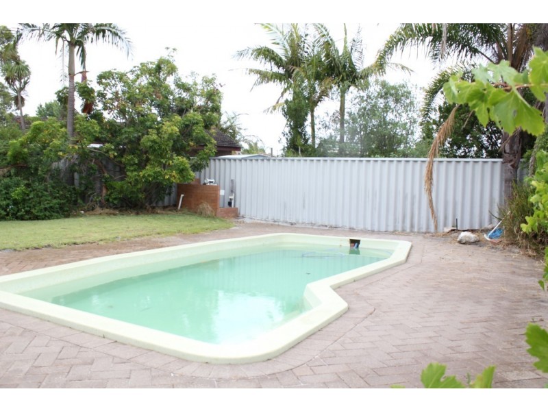 12 Eildon Court, South Lake WA 6164