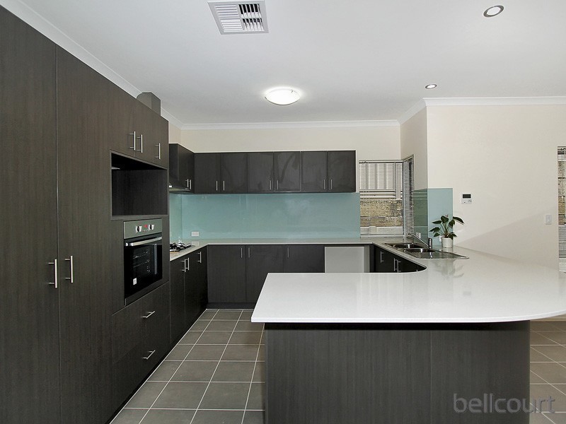 1/77 Huntriss Road, Karrinyup WA 6018
