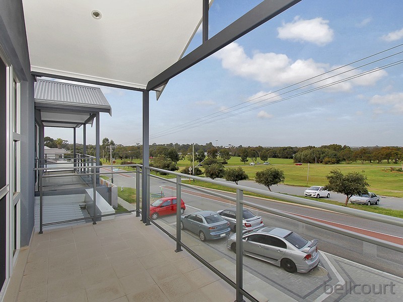 1/77 Huntriss Road, Karrinyup WA 6018