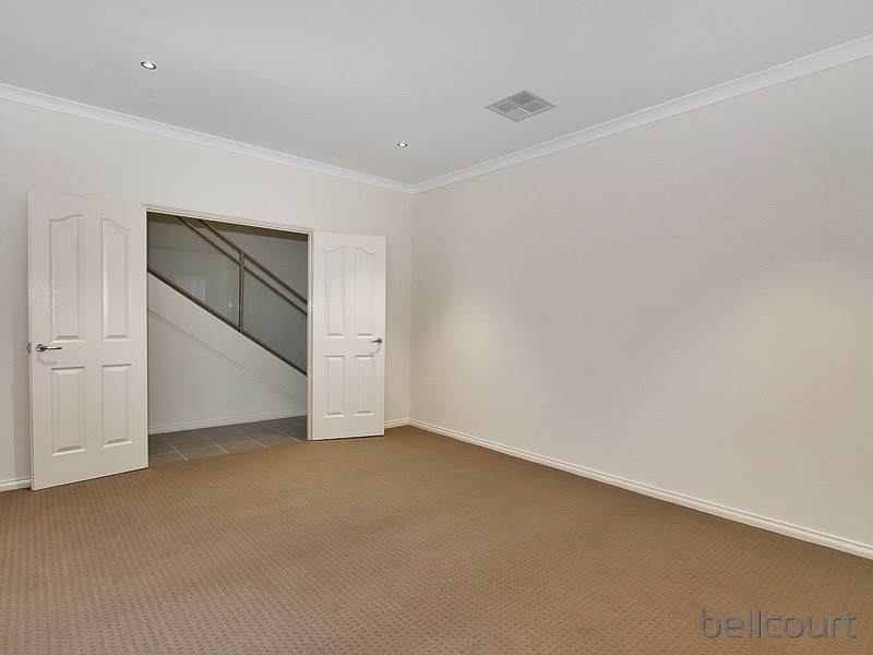 1/77 Huntriss Road, Karrinyup WA 6018