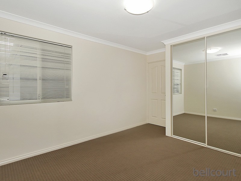 1/77 Huntriss Road, Karrinyup WA 6018