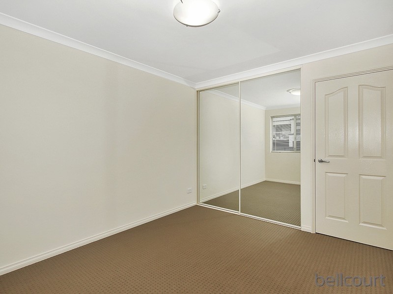 1/77 Huntriss Road, Karrinyup WA 6018