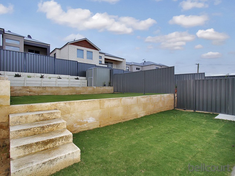 1/77 Huntriss Road, Karrinyup WA 6018