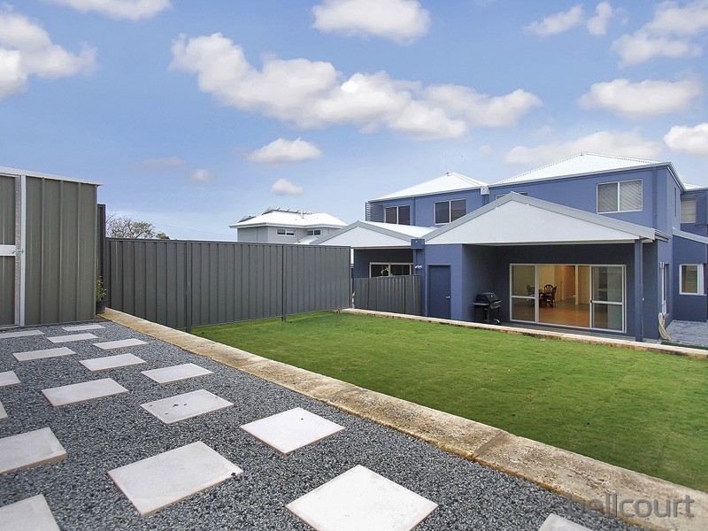 1/77 Huntriss Road, Karrinyup WA 6018