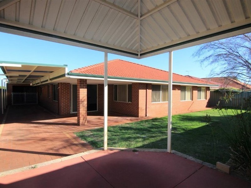 11 Heysen Parade, Southern River WA 6110