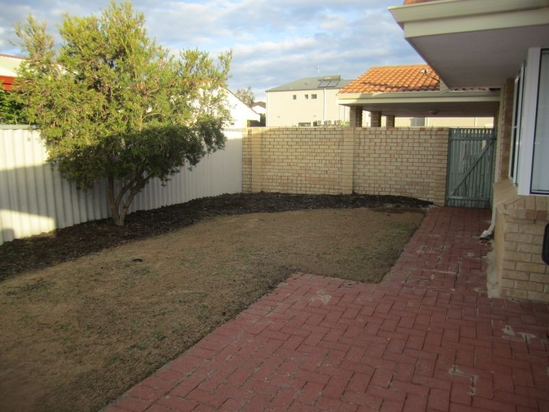 2/437b Riverton Drive East, Shelley WA 6148