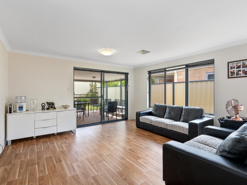 4 Biloxi Loop, Success WA 6164