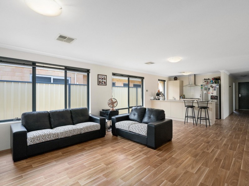 4 Biloxi Loop, Success WA 6164