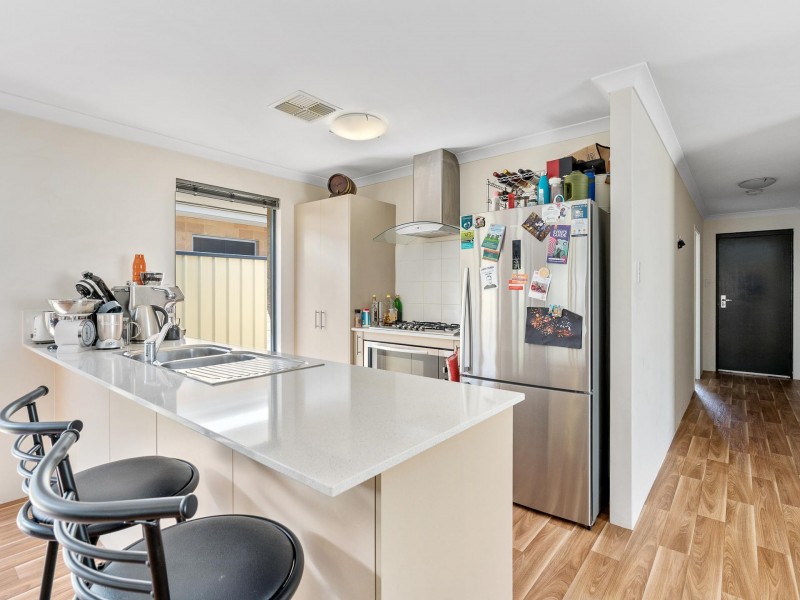 4 Biloxi Loop, Success WA 6164