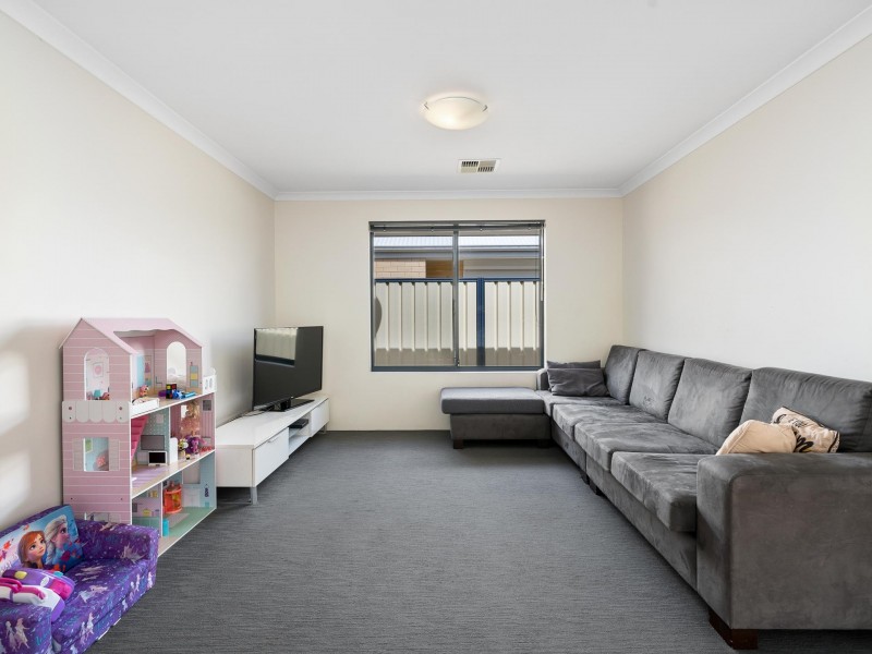 4 Biloxi Loop, Success WA 6164