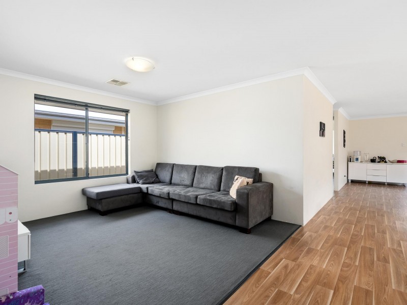 4 Biloxi Loop, Success WA 6164