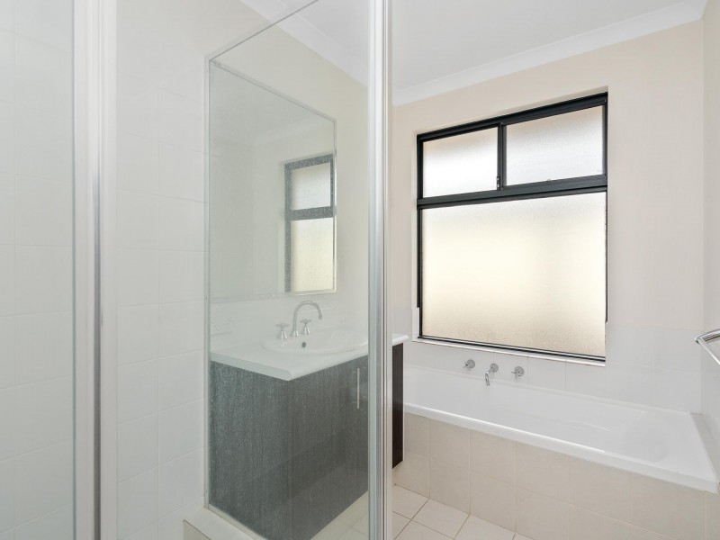 4 Biloxi Loop, Success WA 6164