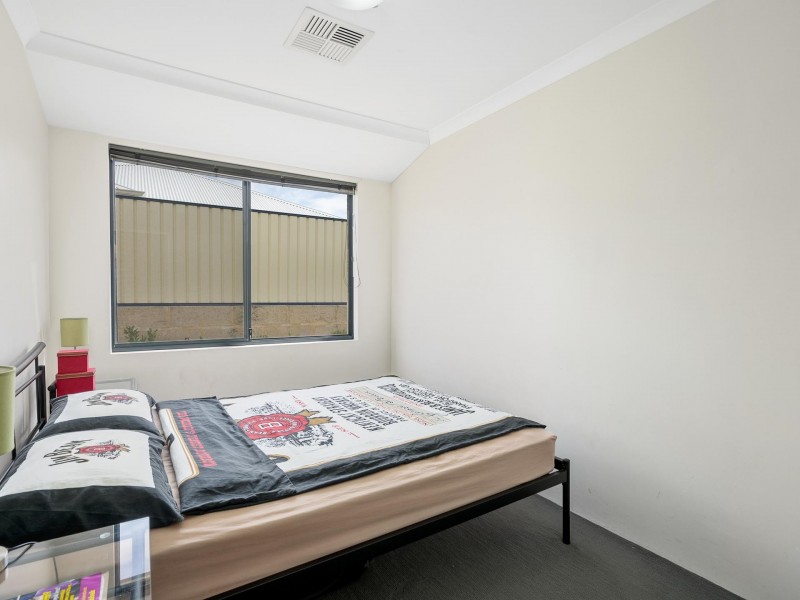 4 Biloxi Loop, Success WA 6164