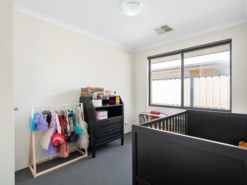 4 Biloxi Loop, Success WA 6164