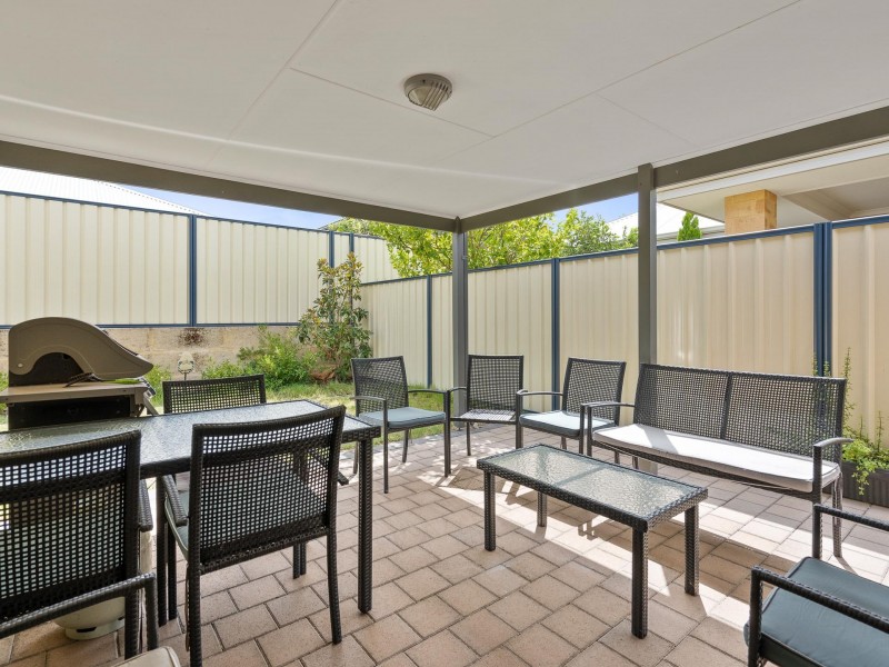 4 Biloxi Loop, Success WA 6164