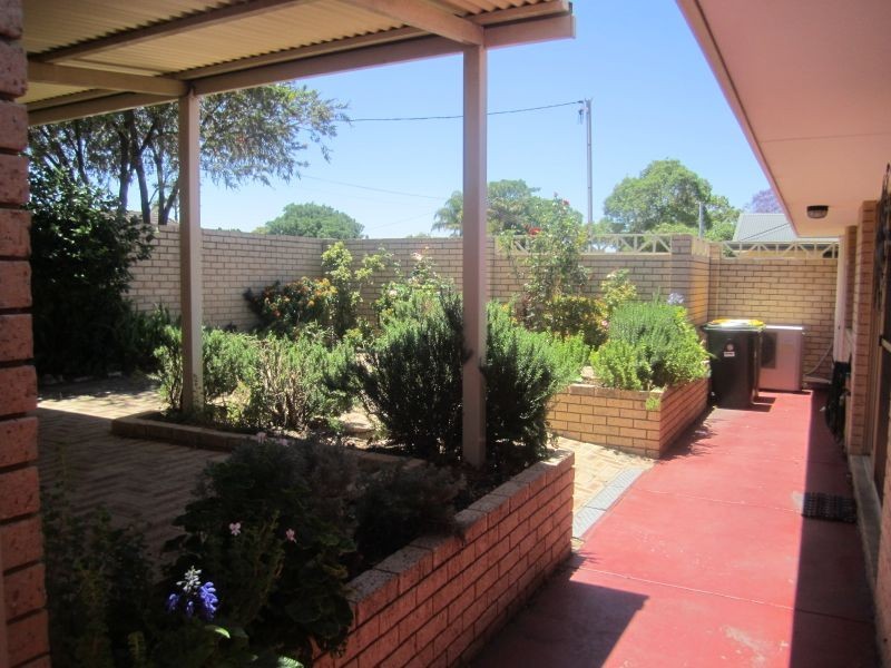 33a Mosaic Street East, Shelley WA 6148