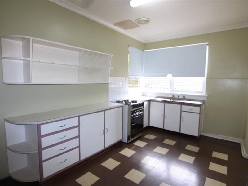 14 Andrews Road, Wilson WA 6107
