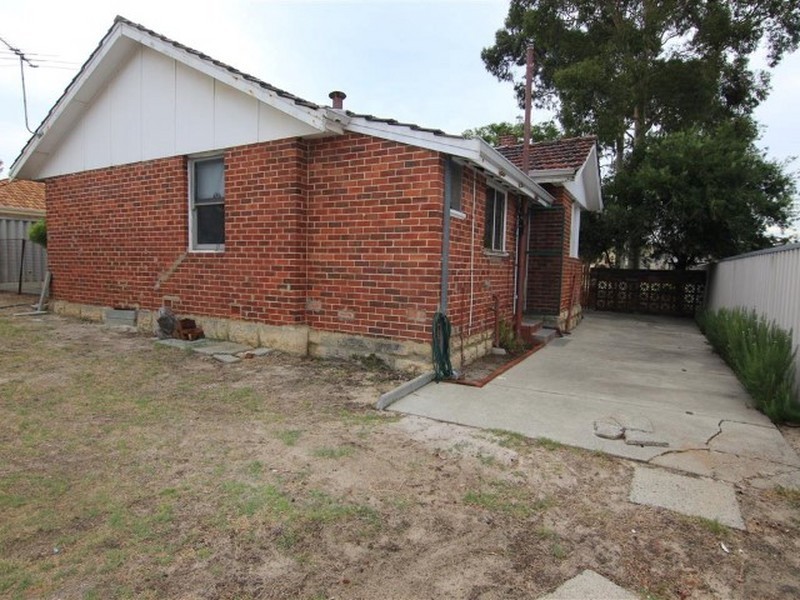 14 Andrews Road, Wilson WA 6107