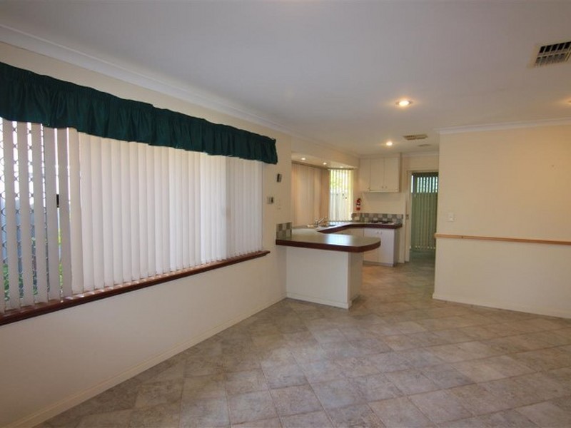 68B Towncentre Drive, Thornlie WA 6108