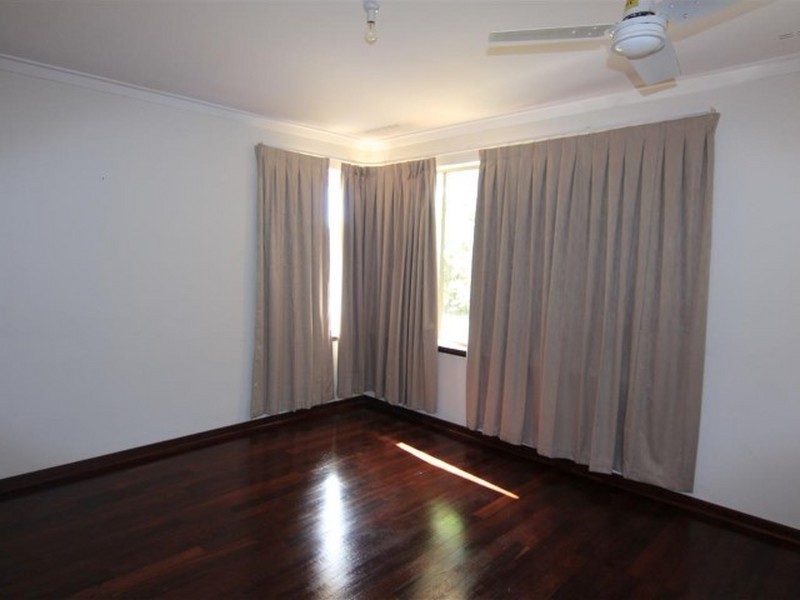 15 Rhonda Ave, Willetton WA 6155