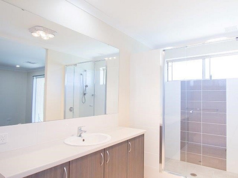 4 Flindell Way, Piara Waters WA 6112