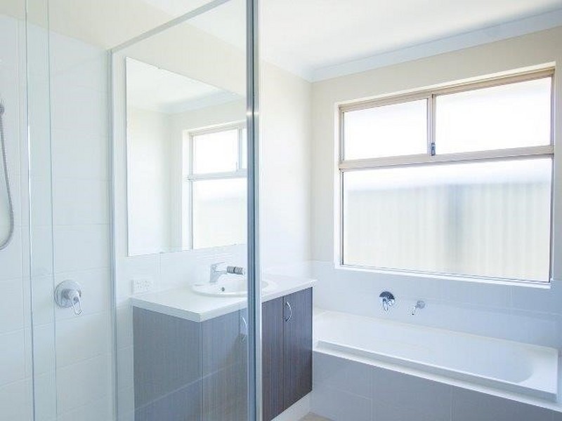 4 Flindell Way, Piara Waters WA 6112